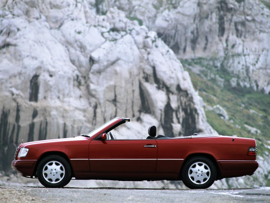  Mercedes-Benz E200 Cabrio 1994 года  (фото 7 из 9)